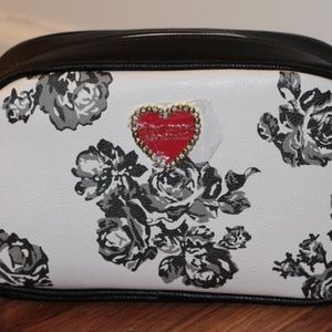 🔴 Betsey Johnson Small B&W Cosmetic Bag